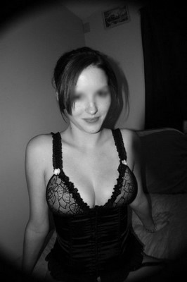 Petite trainée cherche un maître pour éducation stricte